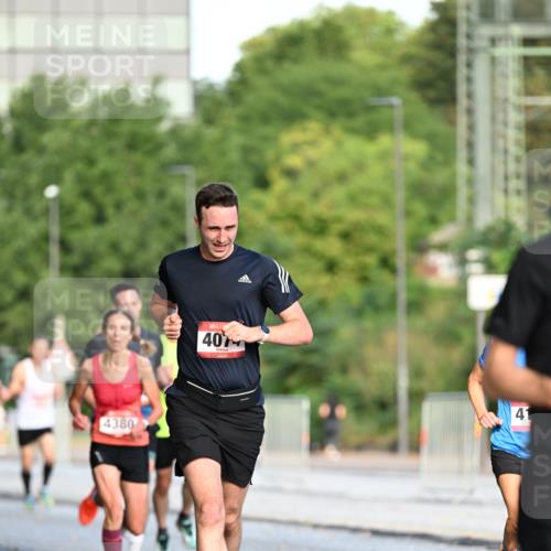 06.09.2026 - CURREX Alsterlauf Dr. Thomas Lammeyer http://msf.ph/oto/10122112 06.09.2026 09:36:57 Laufen 4380, 40, 41 meine-sportfotos.de