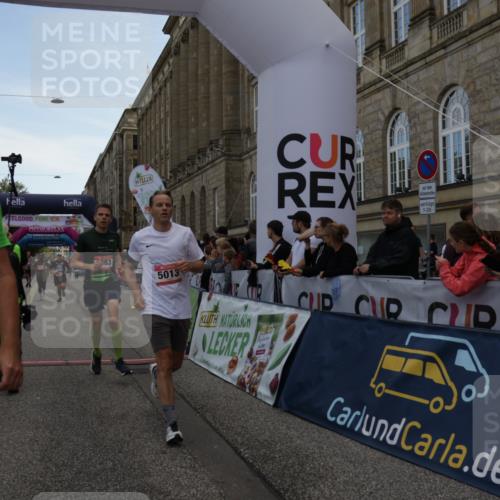 06.09.2026 - CURREX Alsterlauf Yannick Fuchs http://msf.ph/oto/10122132 06.09.2026 10:02:05 Ziel 2113, 2775, 3090, 3547, 3585, 3883, 4097, 4127, 4734, 5013, 5265, 5466, 5485, 5769, 6208, 8175 meine-sportfotos.de