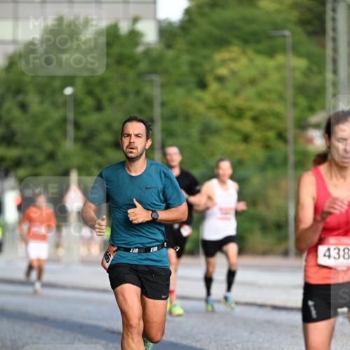 06.09.2026 - CURREX Alsterlauf Dr. Thomas Lammeyer http://msf.ph/oto/10122137 06.09.2026 09:37:00 Laufen 3, 438 meine-sportfotos.de
