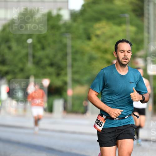 06.09.2026 - CURREX Alsterlauf Dr. Thomas Lammeyer http://msf.ph/oto/10122149 06.09.2026 09:37:01 Laufen 73160, 066 meine-sportfotos.de