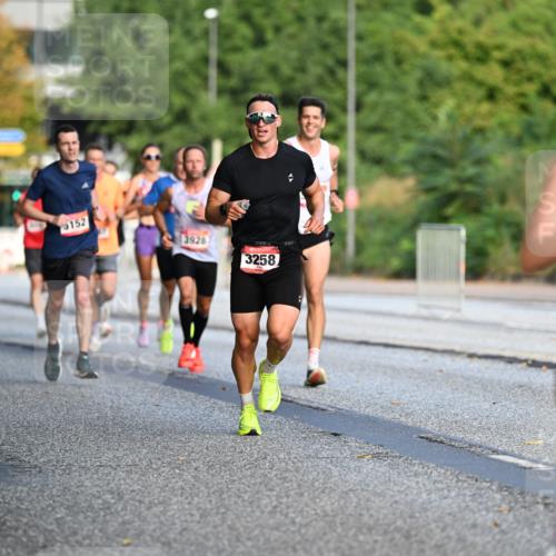 06.09.2026 - CURREX Alsterlauf Dr. Thomas Lammeyer http://msf.ph/oto/10122205 06.09.2026 09:37:13 Laufen 5152, 3928, 3258, 134 meine-sportfotos.de