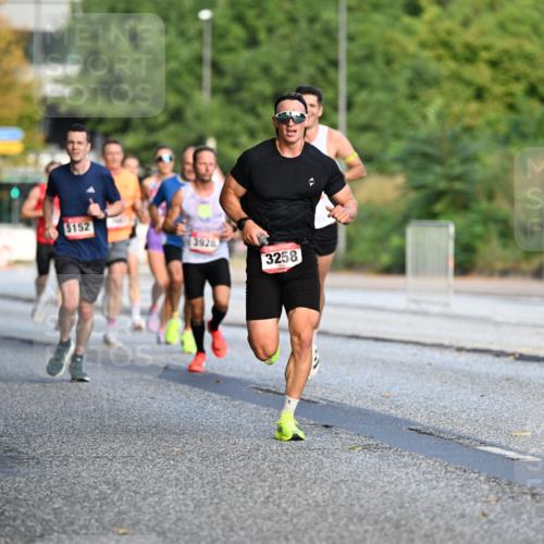 06.09.2026 - CURREX Alsterlauf Dr. Thomas Lammeyer http://msf.ph/oto/10122208 06.09.2026 09:37:14 Laufen 5152, 3928, 3258 meine-sportfotos.de