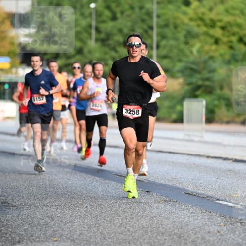 06.09.2026 - CURREX Alsterlauf Dr. Thomas Lammeyer http://msf.ph/oto/10122209 06.09.2026 09:37:14 Laufen 152, 3928, 0709, 3258 meine-sportfotos.de