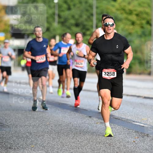 06.09.2026 - CURREX Alsterlauf Dr. Thomas Lammeyer http://msf.ph/oto/10122221 06.09.2026 09:37:15 Laufen 3258 meine-sportfotos.de