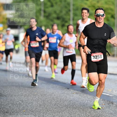 06.09.2026 - CURREX Alsterlauf Dr. Thomas Lammeyer http://msf.ph/oto/10122226 06.09.2026 09:37:15 Laufen 3152, 3258 meine-sportfotos.de