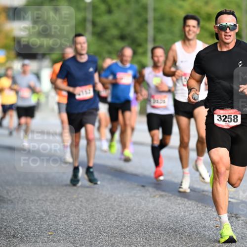 06.09.2026 - CURREX Alsterlauf Dr. Thomas Lammeyer http://msf.ph/oto/10122229 06.09.2026 09:37:15 Laufen 3258, 0709 meine-sportfotos.de