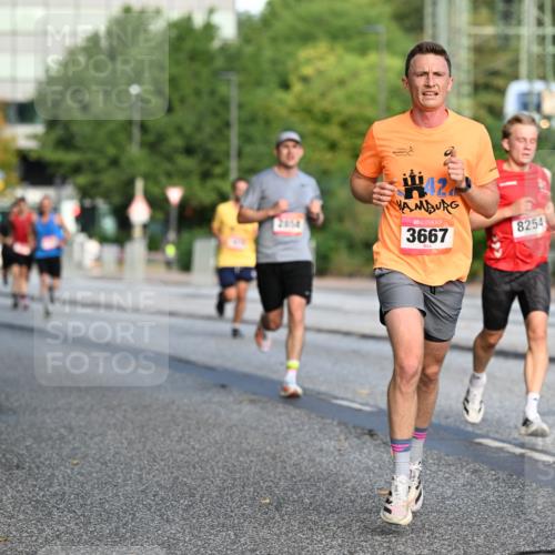 06.09.2026 - CURREX Alsterlauf Dr. Thomas Lammeyer http://msf.ph/oto/10122253 06.09.2026 09:37:20 Laufen 2454, 3667, 8254, 450 meine-sportfotos.de