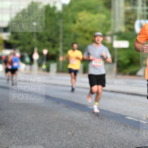 06.09.2026 - CURREX Alsterlauf Dr. Thomas Lammeyer http://msf.ph/oto/10122263 06.09.2026 09:37:21 Laufen 3667 meine-sportfotos.de