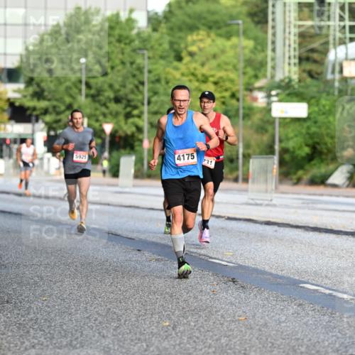 06.09.2026 - CURREX Alsterlauf Dr. Thomas Lammeyer http://msf.ph/oto/10122282 06.09.2026 09:37:26 Laufen 5925, 4175, 731 meine-sportfotos.de