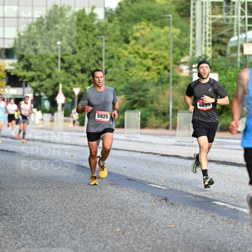06.09.2026 - CURREX Alsterlauf Dr. Thomas Lammeyer http://msf.ph/oto/10122302 06.09.2026 09:37:28 Laufen 5925, 4699, 4175 meine-sportfotos.de