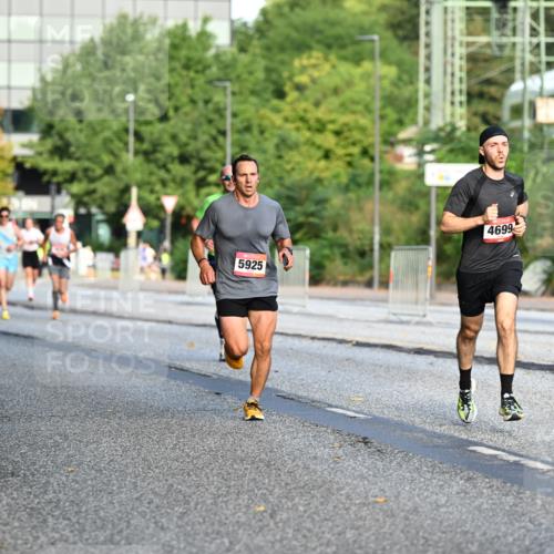 06.09.2026 - CURREX Alsterlauf Dr. Thomas Lammeyer http://msf.ph/oto/10122305 06.09.2026 09:37:29 Laufen 4699, 5925, 4 meine-sportfotos.de
