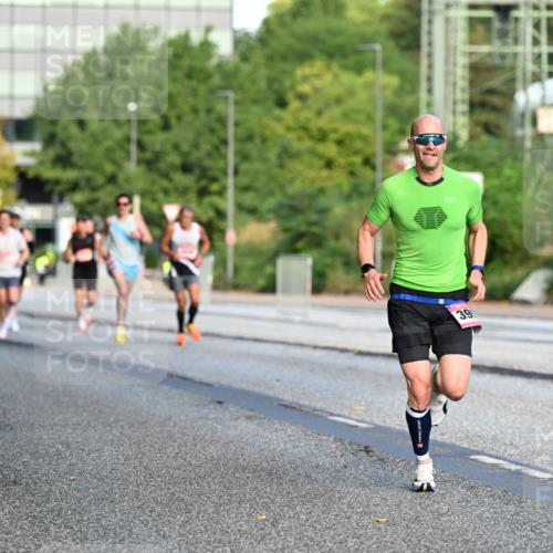 06.09.2026 - CURREX Alsterlauf Dr. Thomas Lammeyer http://msf.ph/oto/10122326 06.09.2026 09:37:32 Laufen 39, 2210 meine-sportfotos.de