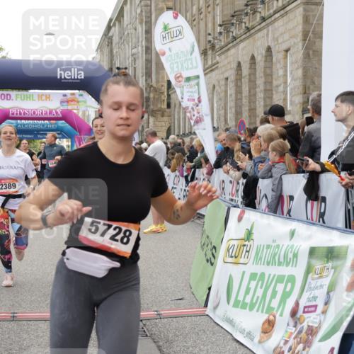 06.09.2026 - CURREX Alsterlauf Yannick Fuchs http://msf.ph/oto/10122350 06.09.2026 10:02:14 Ziel 2389, 2513, 2700, 3090, 3613, 3728, 3800, 4097, 4459, 4734, 4872, 5109, 5485, 5539, 5540, 5728, 6207, 6383, 8175 meine-sportfotos.de