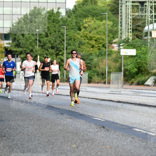 06.09.2026 - CURREX Alsterlauf Dr. Thomas Lammeyer http://msf.ph/oto/10122351 06.09.2026 09:37:34 Laufen 5302, 6222, 2831, 3452, 2211, 299, 5150, 5989 meine-sportfotos.de