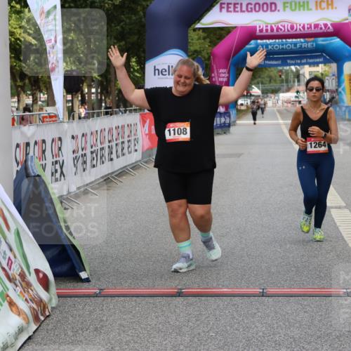 06.09.2026 - CURREX Alsterlauf Strokosch-Dieckow http://msf.ph/oto/10122389 06.09.2026 12:06:50 Ziel 1108, 1261, 1262 meine-sportfotos.de
