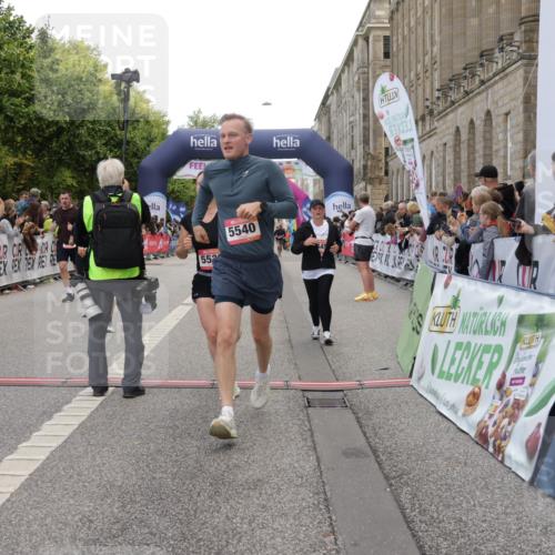 06.09.2026 - CURREX Alsterlauf Yannick Fuchs http://msf.ph/oto/10122447 06.09.2026 10:02:18 Ziel 2147, 2389, 2513, 2700, 3613, 3728, 3800, 4363, 4459, 4817, 4872, 5079, 5109, 5328, 5539, 5540, 5728, 5772, 5893, 6207, 6383 meine-sportfotos.de
