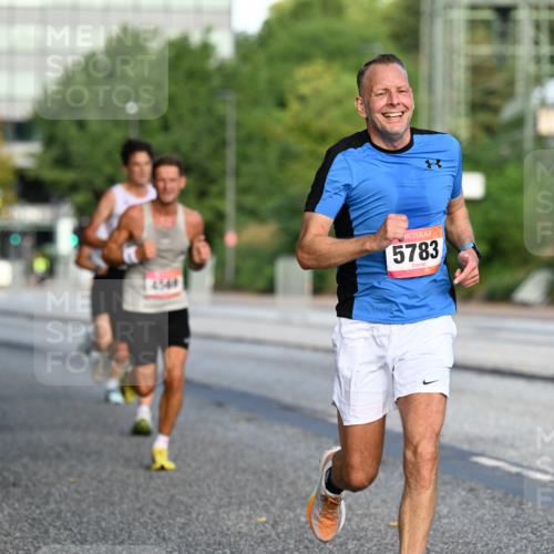 06.09.2026 - CURREX Alsterlauf Dr. Thomas Lammeyer http://msf.ph/oto/10122457 06.09.2026 09:37:46 Laufen 5783 meine-sportfotos.de
