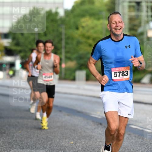 06.09.2026 - CURREX Alsterlauf Dr. Thomas Lammeyer http://msf.ph/oto/10122459 06.09.2026 09:37:46 Laufen 5783 meine-sportfotos.de
