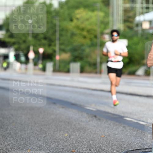 06.09.2026 - CURREX Alsterlauf Dr. Thomas Lammeyer http://msf.ph/oto/10122482 06.09.2026 09:37:50 Laufen  meine-sportfotos.de
