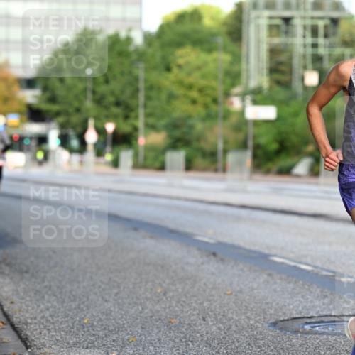 06.09.2026 - CURREX Alsterlauf Dr. Thomas Lammeyer http://msf.ph/oto/10122560 06.09.2026 09:38:01 Laufen 8191 meine-sportfotos.de