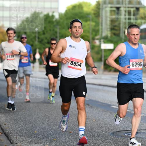 06.09.2026 - CURREX Alsterlauf Dr. Thomas Lammeyer http://msf.ph/oto/10122615 06.09.2026 09:38:09 Laufen 5954, 6295 meine-sportfotos.de