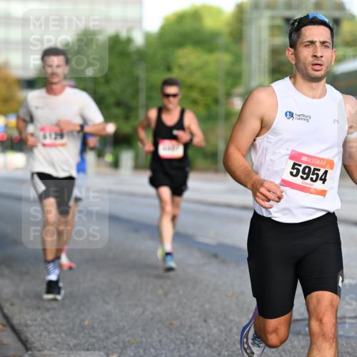 06.09.2026 - CURREX Alsterlauf Dr. Thomas Lammeyer http://msf.ph/oto/10122621 06.09.2026 09:38:10 Laufen 5954 meine-sportfotos.de
