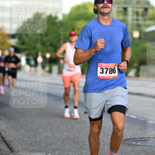 06.09.2026 - CURREX Alsterlauf Dr. Thomas Lammeyer http://msf.ph/oto/10122649 06.09.2026 09:38:12 Laufen 3786 meine-sportfotos.de