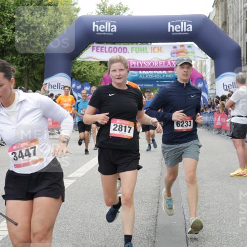 06.09.2026 - CURREX Alsterlauf Yannick Fuchs http://msf.ph/oto/10122686 06.09.2026 10:02:27 Ziel 2147, 2817, 2886, 3062, 3447, 4363, 4817, 5075, 5079, 5328, 5517, 5655, 5772, 5893, 6152, 6233 meine-sportfotos.de