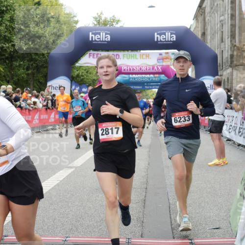 06.09.2026 - CURREX Alsterlauf Yannick Fuchs http://msf.ph/oto/10122698 06.09.2026 10:02:27 Ziel 2147, 2817, 2886, 3062, 3447, 4363, 4817, 5075, 5079, 5328, 5517, 5655, 5772, 5893, 6152, 6233 meine-sportfotos.de