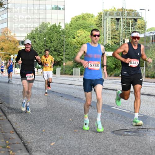 06.09.2026 - CURREX Alsterlauf Dr. Thomas Lammeyer http://msf.ph/oto/10122720 06.09.2026 09:38:19 Laufen 4657, 83, 5768, 5343 meine-sportfotos.de