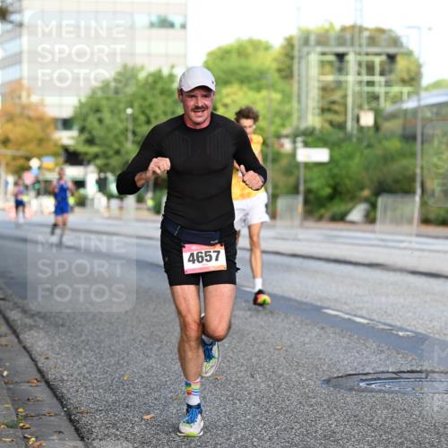 06.09.2026 - CURREX Alsterlauf Dr. Thomas Lammeyer http://msf.ph/oto/10122738 06.09.2026 09:38:21 Laufen 4657 meine-sportfotos.de