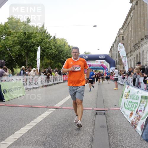 06.09.2026 - CURREX Alsterlauf Yannick Fuchs http://msf.ph/oto/10122767 06.09.2026 10:02:29 Ziel 2486, 2488, 2817, 2886, 3062, 3447, 3790, 3858, 3882, 4817, 5075, 5079, 5328, 5517, 5655, 6152, 6174, 6233, 8331 meine-sportfotos.de