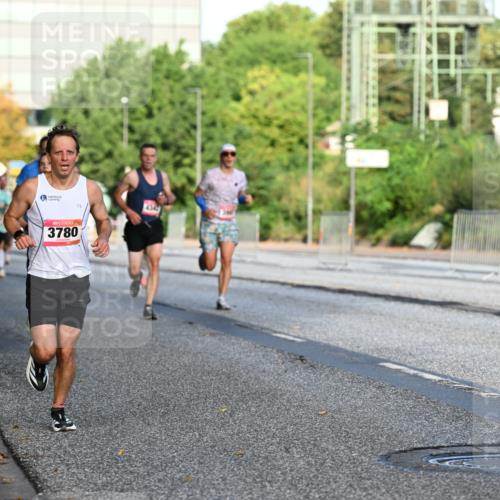 06.09.2026 - CURREX Alsterlauf Dr. Thomas Lammeyer http://msf.ph/oto/10122853 06.09.2026 09:38:34 Laufen 434, 3780 meine-sportfotos.de