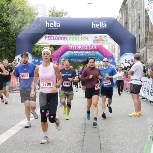 06.09.2026 - CURREX Alsterlauf Yannick Fuchs http://msf.ph/oto/10122866 06.09.2026 10:02:32 Ziel 2135, 2486, 2488, 2817, 2886, 3062, 3447, 3584, 3790, 3858, 3882, 4173, 4325, 4550, 4594, 5075, 5379, 5517, 5655, 5908, 6152, 6174, 6203, 6233, 8268, 8331 meine-sportfotos.de