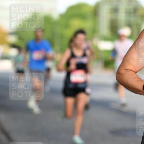 06.09.2026 - CURREX Alsterlauf Dr. Thomas Lammeyer http://msf.ph/oto/10122876 06.09.2026 09:38:37 Laufen  meine-sportfotos.de