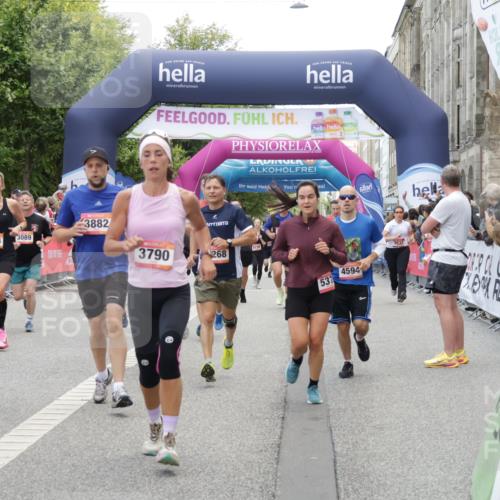 06.09.2026 - CURREX Alsterlauf Yannick Fuchs http://msf.ph/oto/10122878 06.09.2026 10:02:33 Ziel 2135, 2486, 2488, 2817, 2886, 3062, 3089, 3447, 3584, 3790, 3858, 3882, 4173, 4325, 4550, 4594, 4624, 5379, 5517, 5655, 5908, 6152, 6174, 6203, 6233, 8268, 8331 meine-sportfotos.de