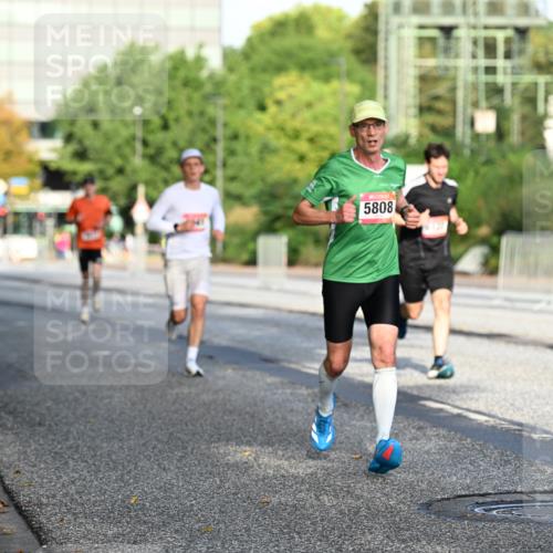 06.09.2026 - CURREX Alsterlauf Dr. Thomas Lammeyer http://msf.ph/oto/10123002 06.09.2026 09:38:49 Laufen 5808 meine-sportfotos.de