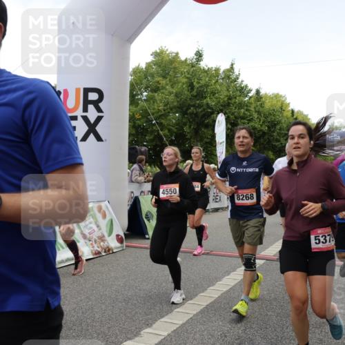06.09.2026 - CURREX Alsterlauf Yannick Fuchs http://msf.ph/oto/10123006 06.09.2026 10:02:36 Ziel 2135, 2304, 2486, 2488, 2702, 2886, 2954, 3028, 3042, 3062, 3089, 3532, 3584, 3790, 3858, 3882, 4173, 4263, 4285, 4325, 4550, 4594, 4624, 5379, 5517, 5908, 6152, 6174, 6203, 6431, 8244, 8268, 8331 meine-sportfotos.de