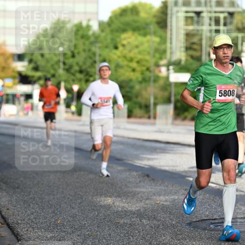 06.09.2026 - CURREX Alsterlauf Dr. Thomas Lammeyer http://msf.ph/oto/10123010 06.09.2026 09:38:50 Laufen 5808 meine-sportfotos.de