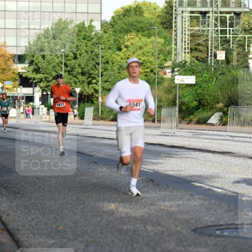 06.09.2026 - CURREX Alsterlauf Dr. Thomas Lammeyer http://msf.ph/oto/10123011 06.09.2026 09:38:51 Laufen 5673, 61, 5541 meine-sportfotos.de