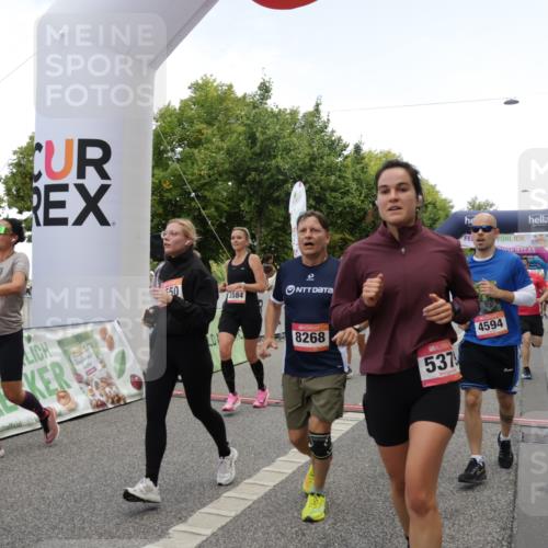 06.09.2026 - CURREX Alsterlauf Yannick Fuchs http://msf.ph/oto/10123017 06.09.2026 10:02:36 Ziel 2135, 2304, 2486, 2488, 2702, 2886, 2954, 3028, 3042, 3062, 3089, 3532, 3584, 3790, 3858, 3882, 4173, 4263, 4285, 4325, 4550, 4594, 4624, 5379, 5517, 5908, 6152, 6174, 6203, 6431, 8244, 8268, 8331 meine-sportfotos.de
