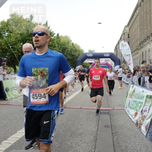06.09.2026 - CURREX Alsterlauf Yannick Fuchs http://msf.ph/oto/10123048 06.09.2026 10:02:37 Ziel 2135, 2304, 2486, 2488, 2702, 2886, 2954, 3028, 3042, 3089, 3221, 3222, 3532, 3584, 3790, 3858, 3882, 4173, 4263, 4285, 4325, 4550, 4594, 4624, 5379, 5517, 5908, 6120, 6174, 6203, 6431, 8121, 8244, 8268, 8331 meine-sportfotos.de