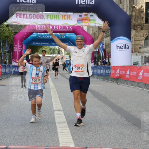 06.09.2026 - CURREX Alsterlauf Strokosch-Dieckow http://msf.ph/oto/10123104 06.09.2026 12:09:33 Ziel 1017, 1019 meine-sportfotos.de