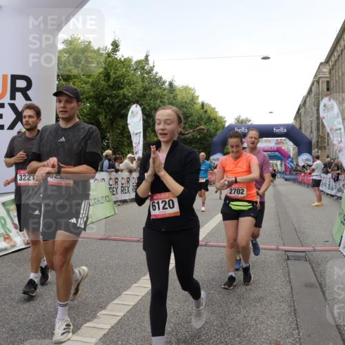 06.09.2026 - CURREX Alsterlauf Yannick Fuchs http://msf.ph/oto/10123214 06.09.2026 10:02:43 Ziel 2135, 2304, 2702, 2954, 3028, 3042, 3089, 3221, 3222, 3532, 3584, 4263, 4285, 4325, 4594, 4624, 5693, 5698, 5908, 6120, 6203, 6219, 6431, 8121, 8147, 8244, 8305 meine-sportfotos.de