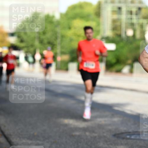 06.09.2026 - CURREX Alsterlauf Dr. Thomas Lammeyer http://msf.ph/oto/10123247 06.09.2026 09:39:17 Laufen 273 meine-sportfotos.de