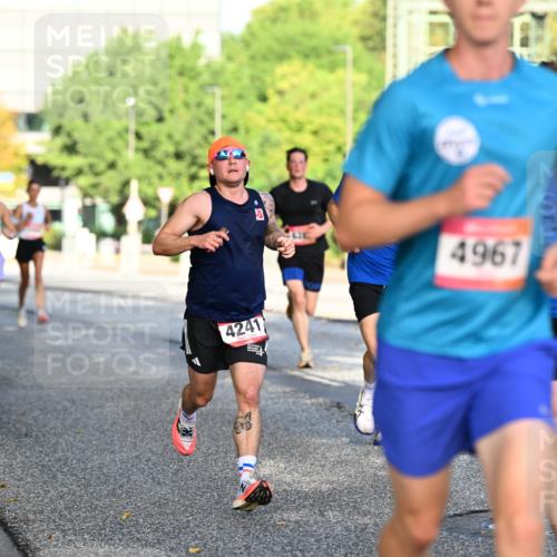 06.09.2026 - CURREX Alsterlauf Dr. Thomas Lammeyer http://msf.ph/oto/10123382 06.09.2026 09:39:32 Laufen 4241, 4967, 6 meine-sportfotos.de