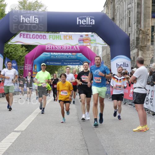 06.09.2026 - CURREX Alsterlauf Yannick Fuchs http://msf.ph/oto/10123426 06.09.2026 10:02:50 Ziel 2500, 2687, 5190, 5366, 5659, 5693, 5698, 5866, 6219, 8147, 8282, 8305 meine-sportfotos.de