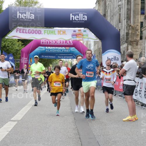 06.09.2026 - CURREX Alsterlauf Yannick Fuchs http://msf.ph/oto/10123444 06.09.2026 10:02:50 Ziel 2500, 2687, 5190, 5366, 5659, 5693, 5698, 5866, 6219, 8147, 8282, 8305 meine-sportfotos.de