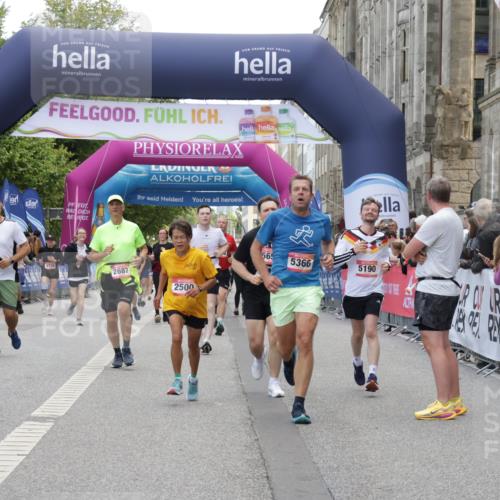 06.09.2026 - CURREX Alsterlauf Yannick Fuchs http://msf.ph/oto/10123450 06.09.2026 10:02:50 Ziel 2500, 2687, 5190, 5366, 5659, 5693, 5698, 5866, 6219, 8147, 8282, 8305 meine-sportfotos.de