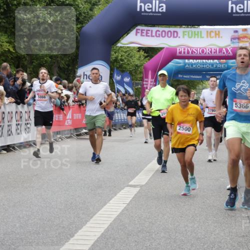 06.09.2026 - CURREX Alsterlauf Yannick Fuchs http://msf.ph/oto/10123490 06.09.2026 10:02:51 Ziel 2500, 2687, 5190, 5366, 5659, 5693, 5698, 5780, 5866, 6219, 8282, 8305 meine-sportfotos.de